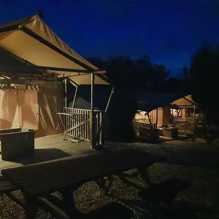 Деревянный коттедж Silver Coast Glamping Luxury